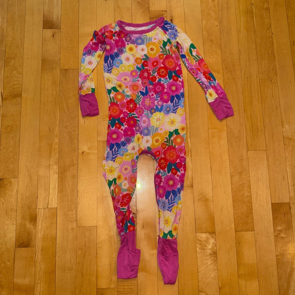 Little sleepies 2T Crescent zippy - EUC
